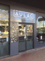 Au Lac Royal Vegetarian Cuisine outside