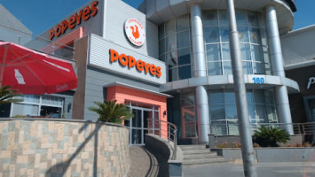 بوبايز Popeyes Louisiana Kitchen outside