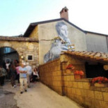 La Locandiera Exterior