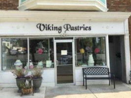 Viking Pastries outside