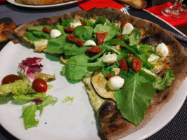 Rustico Pizza E Vino food