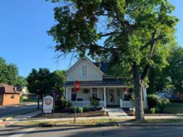 Porters Coffee House And Bakery outside