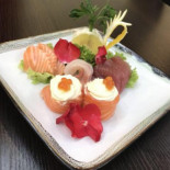 Sushi Sakura Dentro
