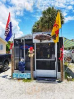 Captain Anthony's Stone Crab Store outside