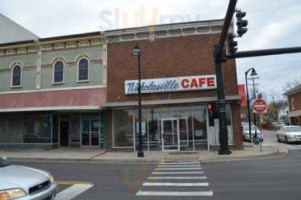 Nicholasville Cafe outside