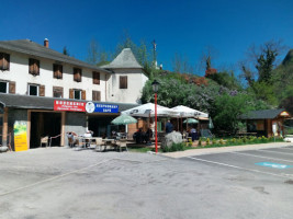 Le P'tit Marché Vicdessos outside