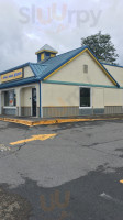 Long John Silver's outside