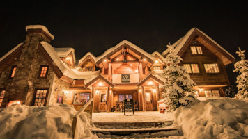 Kicking Horse Saloon inside