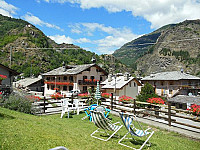 Col Du Mont outside