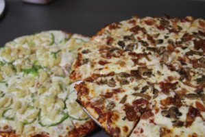 Daroos Pizza Crookston food