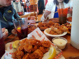 Hooters Melrose Park food