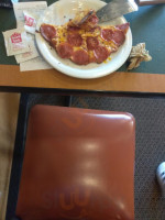 Round Table Pizza food