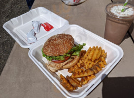 Rock'n Rob's Famous Pacifica Burgers food