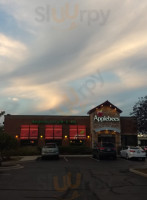 Applebee's Grill And Hudson Drive outside