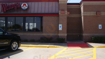 Wendy's outside