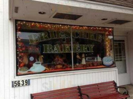 Brieschke's Bakery outside