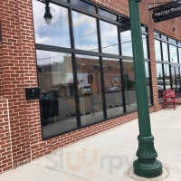 Main Street Tavern food