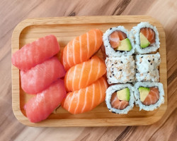 Le Temps D'un Sushi food