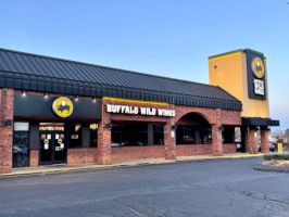 Buffalo Wild Wings outside