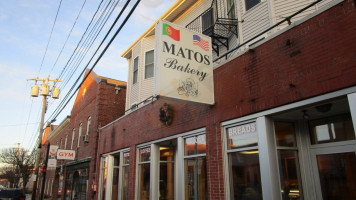 Matos Bakery outside