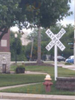 Mayberry Ice Cream outside