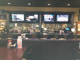 711 Sports Grill food