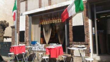 La Trattoria, Pizzerie Le Fournaise inside