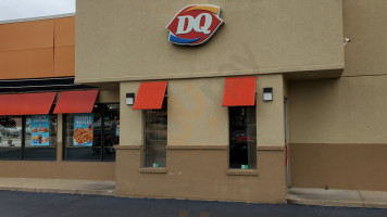 Dairy Queen Grill Chill outside