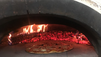 La Baraka Pizzas Feu De Bois Avignon food