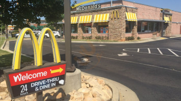 Mcdonald's outside