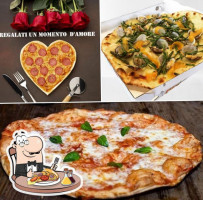 Pizzeria Strapizzati Sotto I Portici food