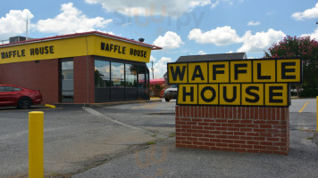 Waffle House outside