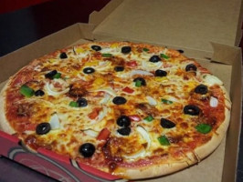 Pizza Montana food