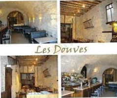 Les Douves inside