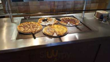 Larry's Pizza food