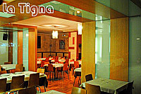 Pizzeria La Tigna inside