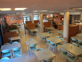 Le Schonvy Cafeteria food