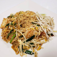 Suphan Thai Cuisine food