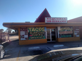 Taqueria Los Hermanos outside