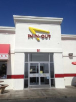 In-n-out Burger outside