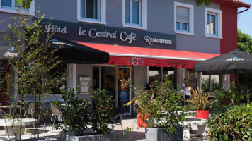 Le Central CafÉ food