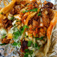 Sergio's Tacos food