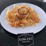 Kompas Dentro