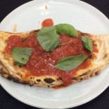 Pizzeria O'scugnizzo food