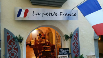 La Petite France outside