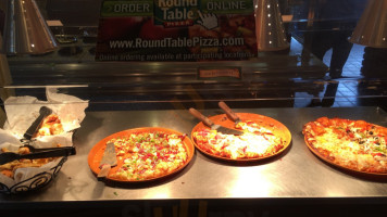 Round Table Pizza food