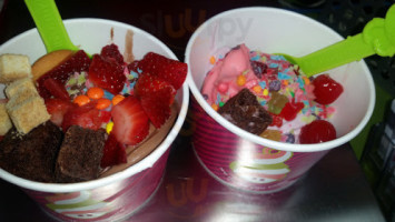 Menchie's Frozen Yogurt food