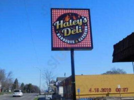 Haley's Diner outside