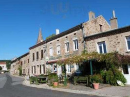 Ferme Auberge Linossier outside