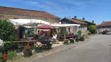 La Table du Lavoir food